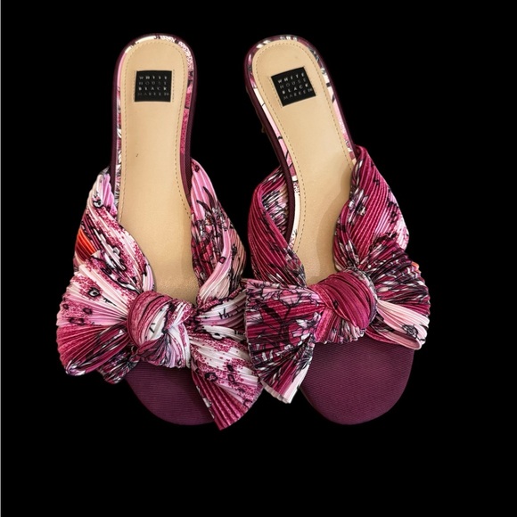 White House Black Market Sandals - Picture 2 of 5